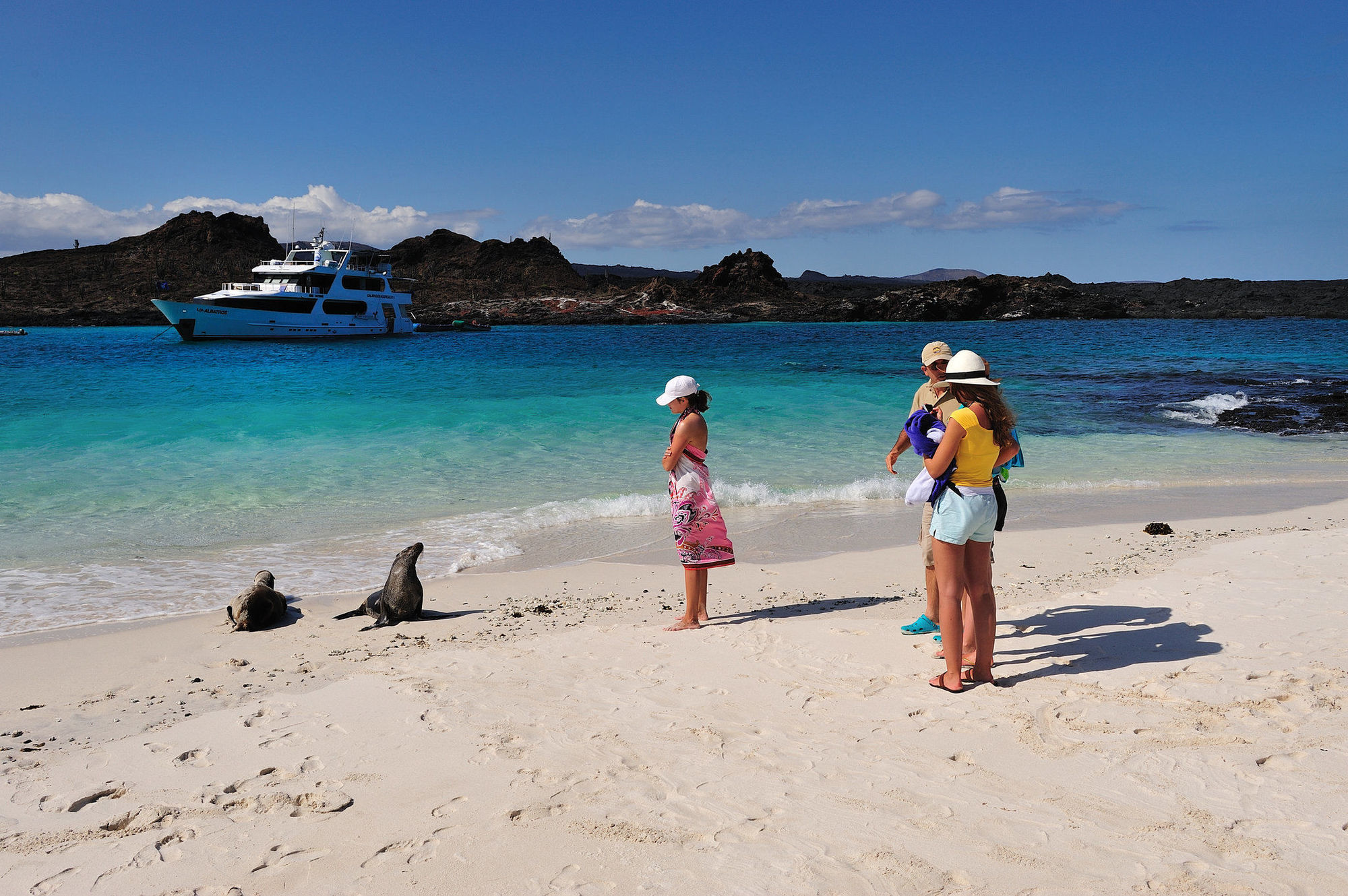 Pikaia Lodge Santa Cruz Island Eksteriør bilde