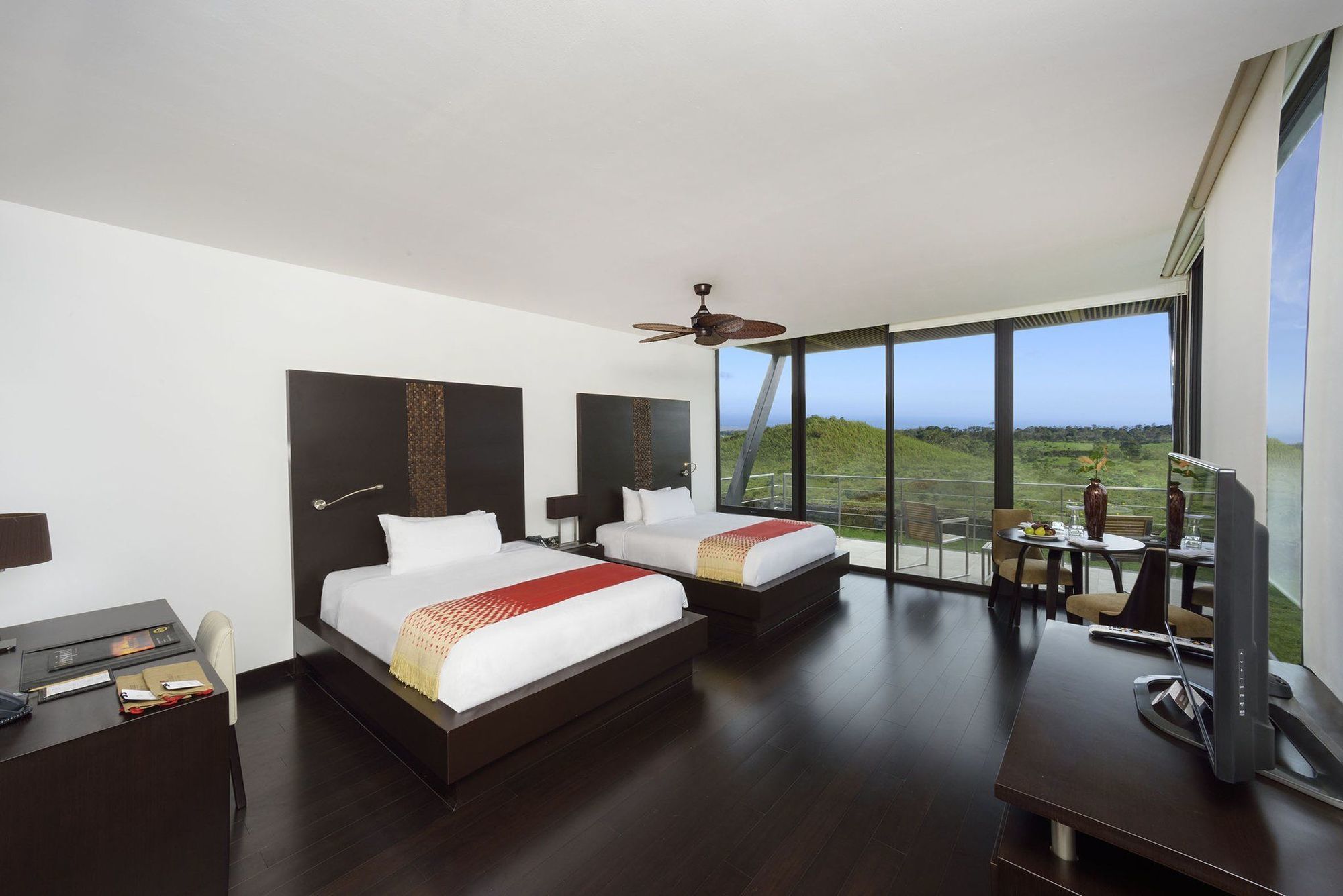 Pikaia Lodge Santa Cruz Island Eksteriør bilde